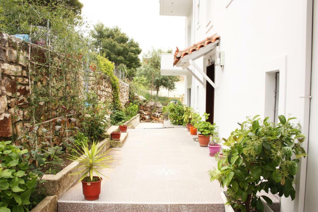Alexandra'S Apartments ساراندا المظهر الخارجي الصورة