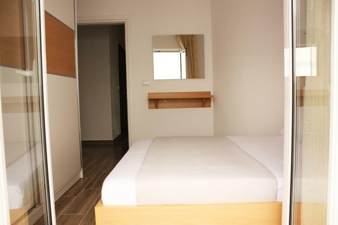 Alexandra'S Apartments ساراندا المظهر الخارجي الصورة