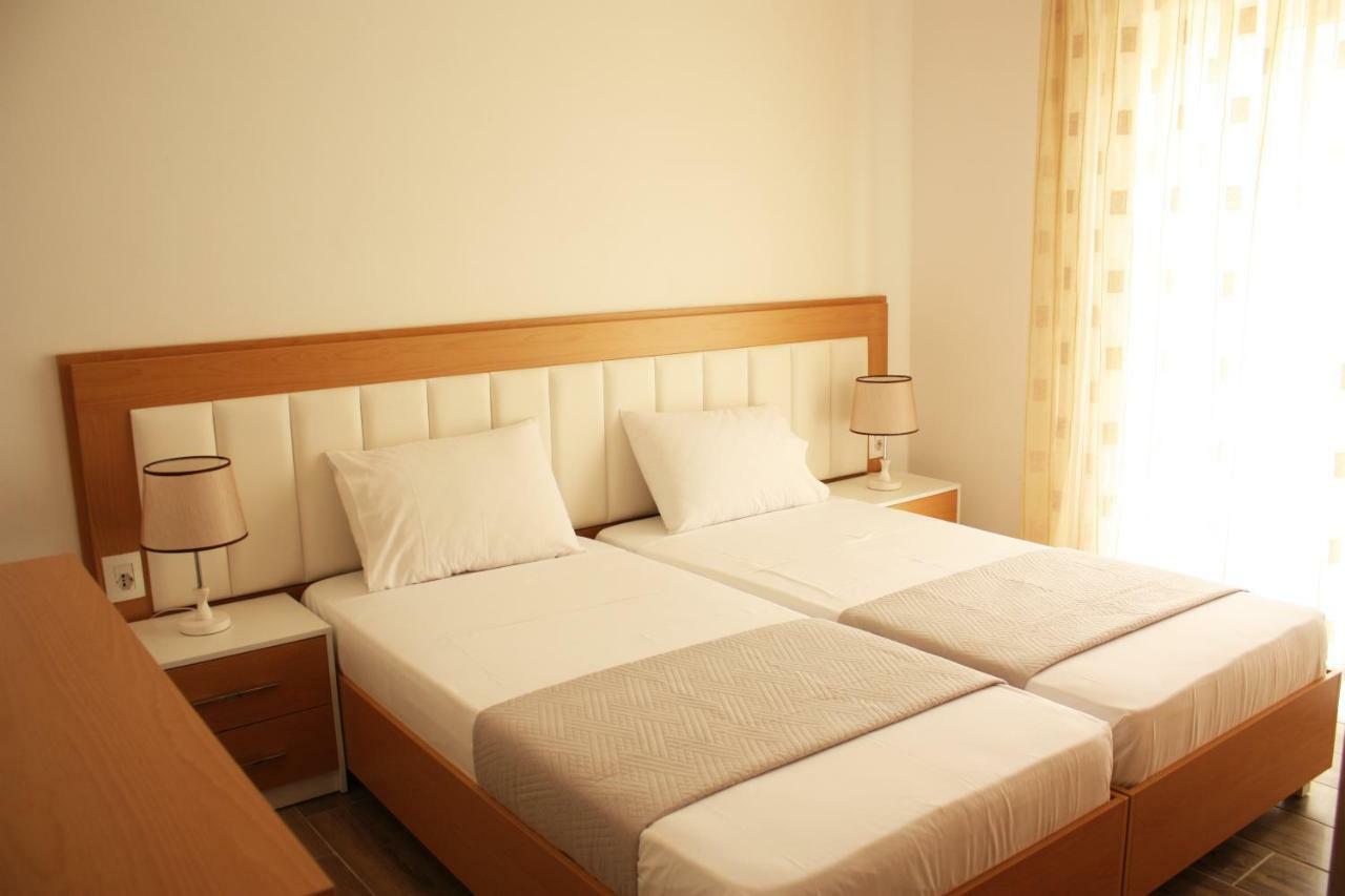 Alexandra'S Apartments ساراندا المظهر الخارجي الصورة
