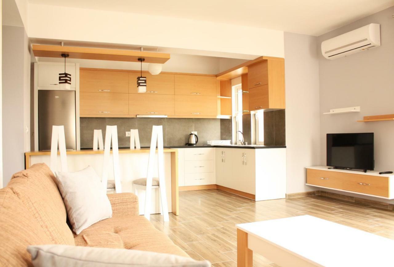 Alexandra'S Apartments ساراندا المظهر الخارجي الصورة