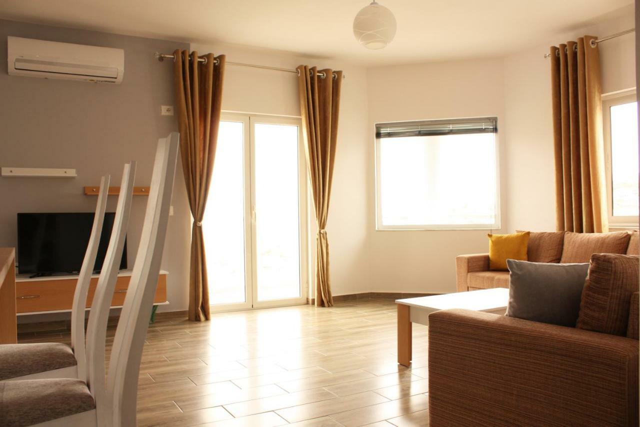 Alexandra'S Apartments ساراندا المظهر الخارجي الصورة