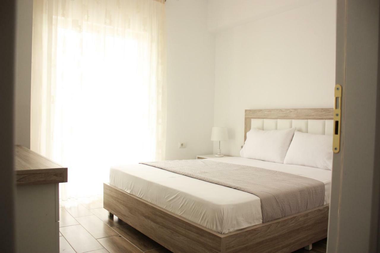 Alexandra'S Apartments ساراندا المظهر الخارجي الصورة