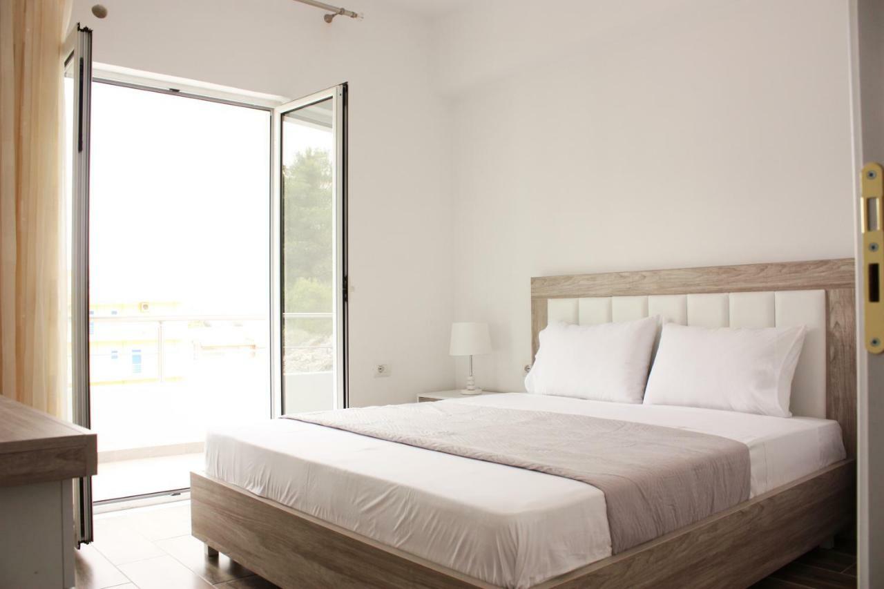 Alexandra'S Apartments ساراندا المظهر الخارجي الصورة