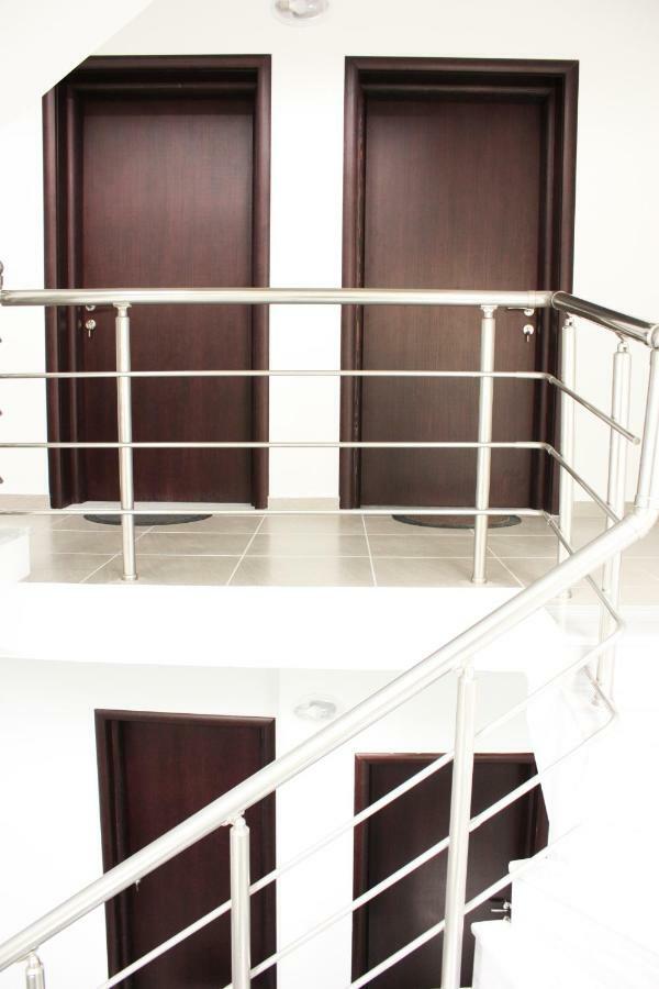 Alexandra'S Apartments ساراندا المظهر الخارجي الصورة